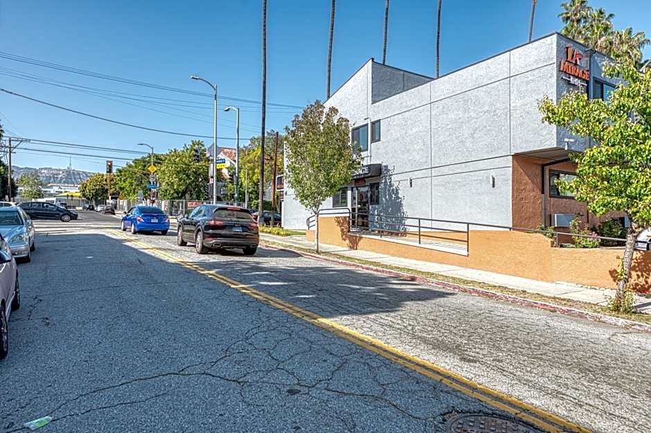 La Mirage Inn - Hollywood