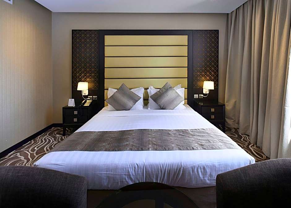 Naviti Warwick Al Khobar