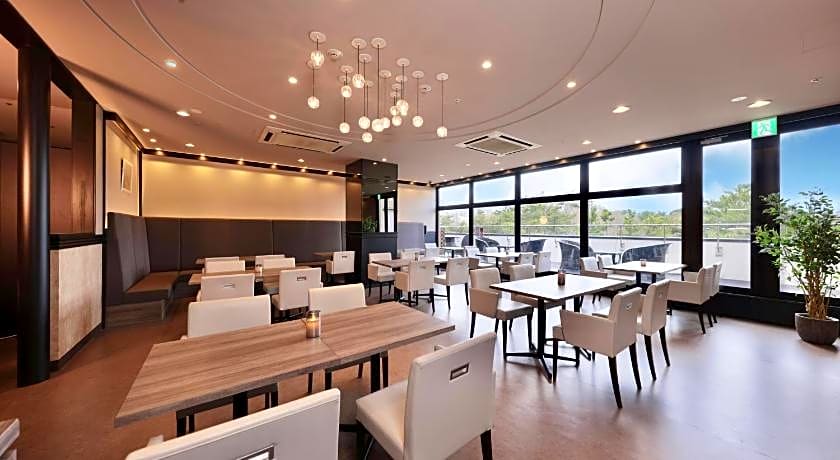 Minamisenri Crystal Hotel