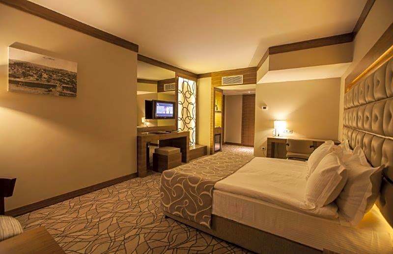 Photo 1 of 1 of Deluxe 1 King Bed