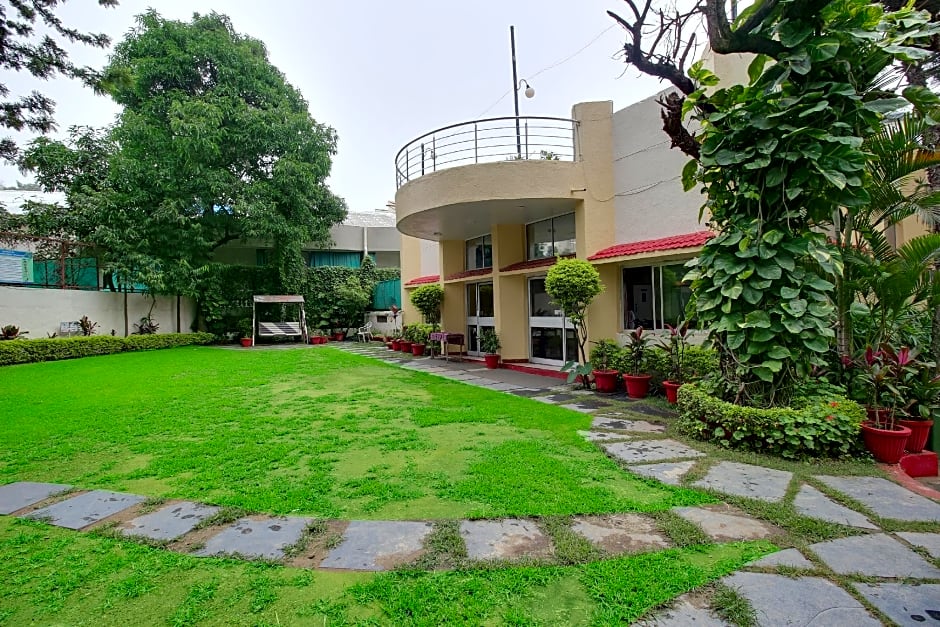 Hotel Sunset Inn Mount Abu With Swimming Pool