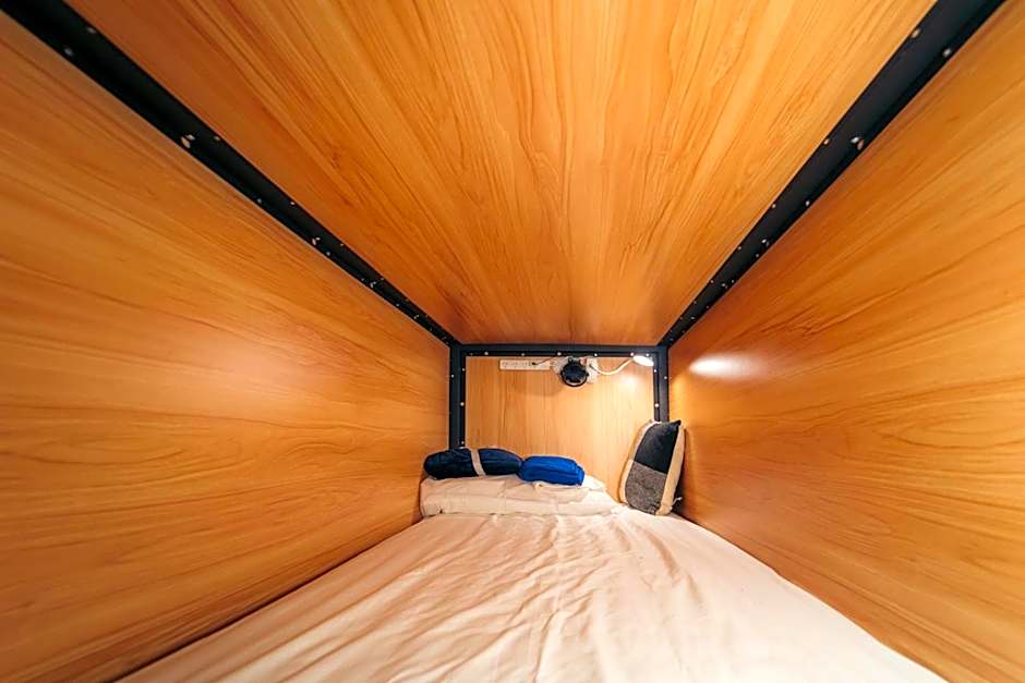 Capsuleaccom Hostel