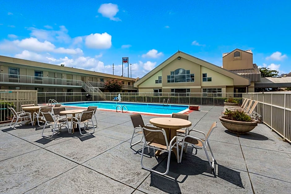 Best Western University Inn