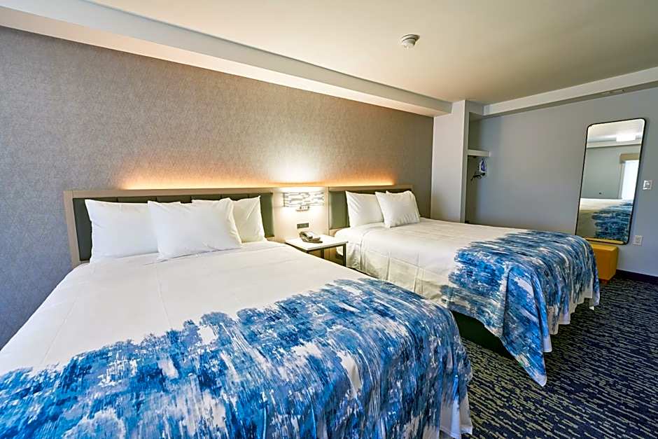 All Seasons Inn & Suites