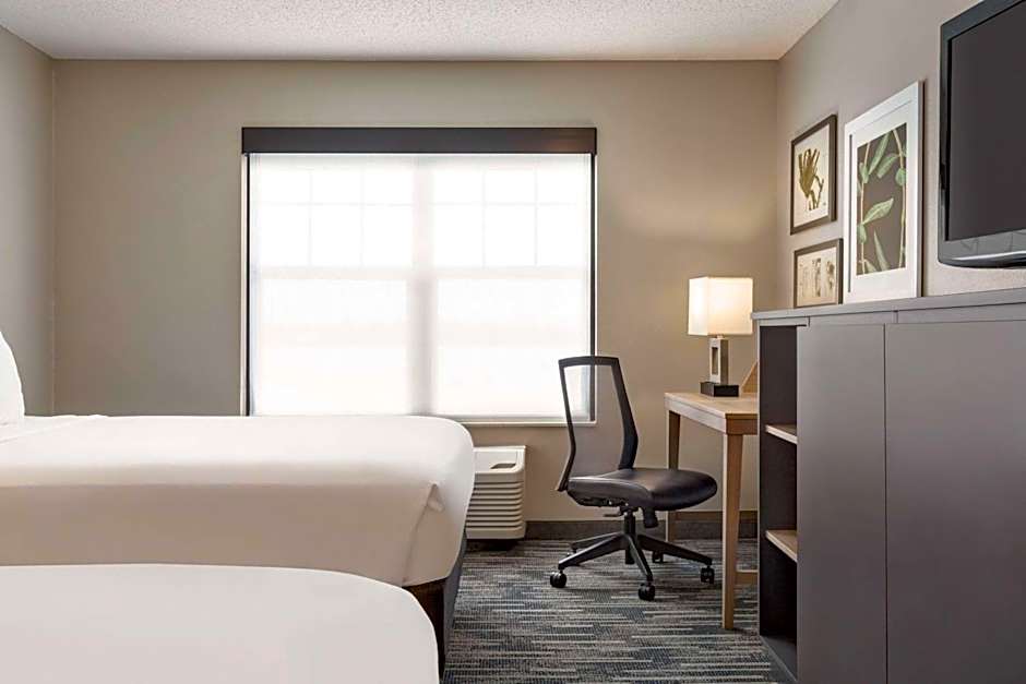 Country Inn & Suites by Radisson, St. Cloud East, MN