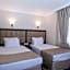 Moonshine Hotel & Suites