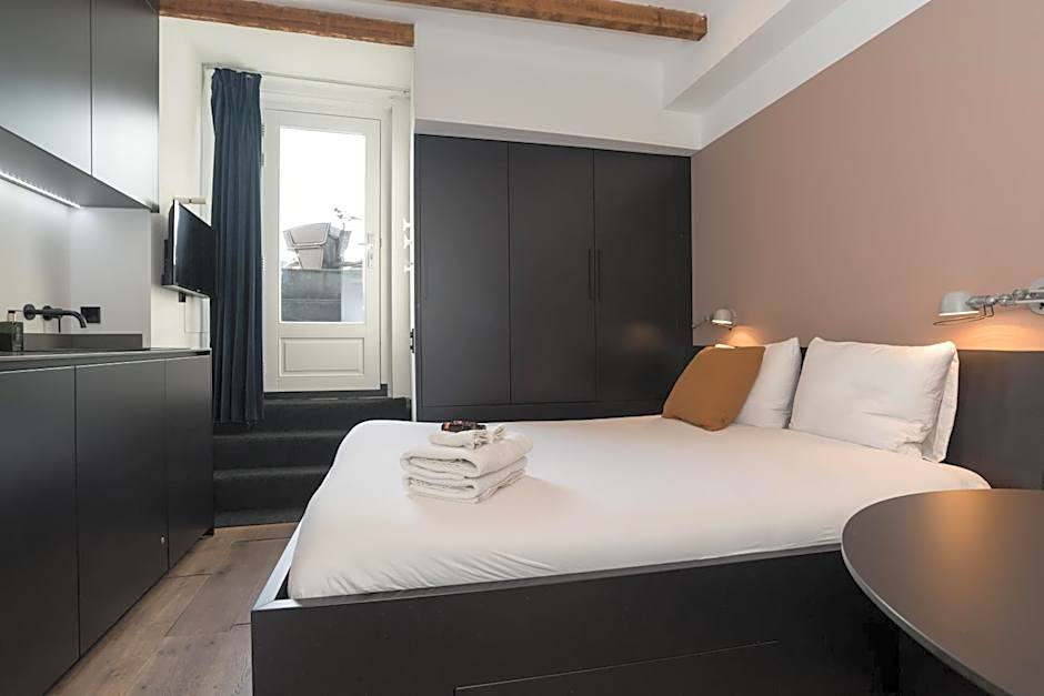 City centre studio canal belt