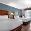 Econo Lodge Inn & Suites