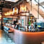J Place Hotel
