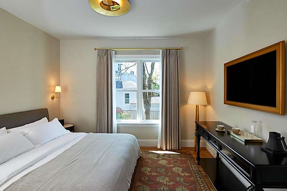 Heights House Hotel