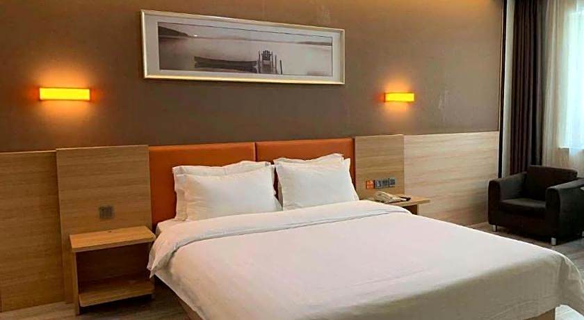 7 Days Premium Lintao City Golden Street Shopping Plaza Branch