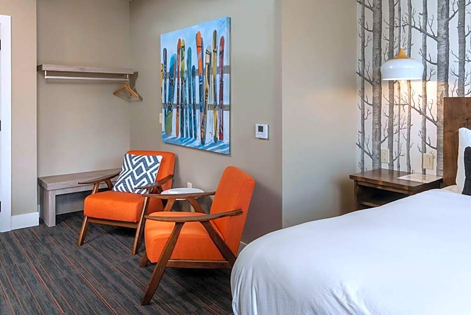 Ski Inn Taphouse Hotel