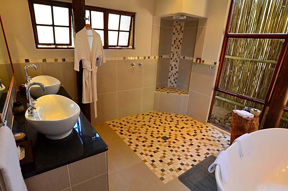 Amakhosi Safari Lodge
