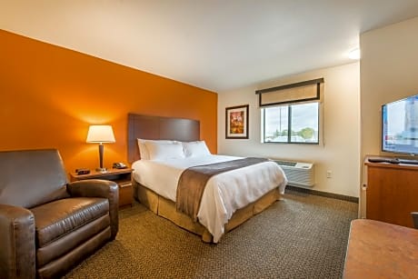 1 Queen Hearing Impaired with Recliner