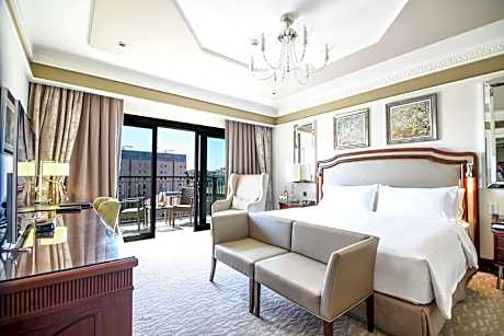 Premier Grand Deluxe King Room