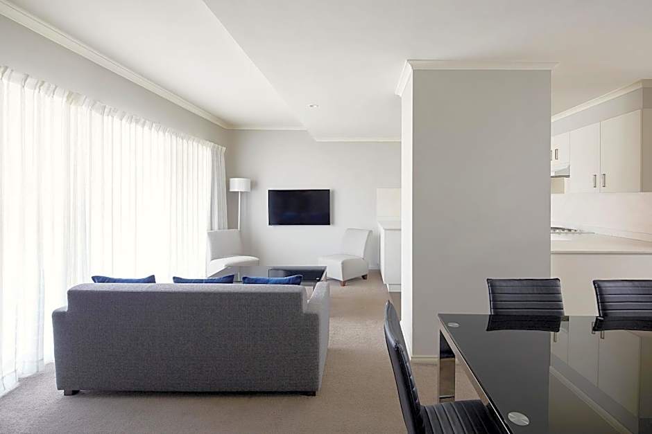 Pinnacle Apartments