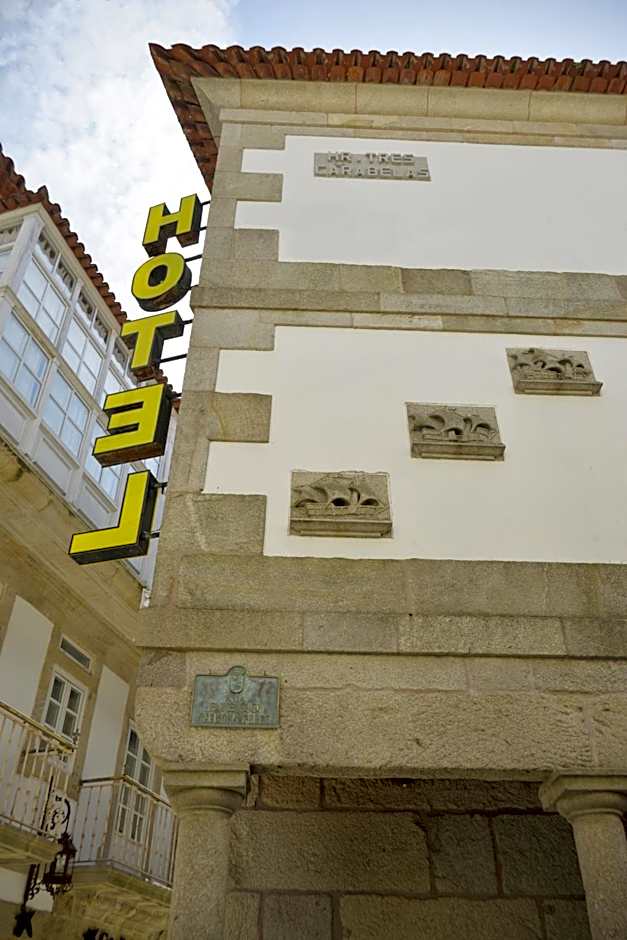 Hotel Tres Carabelas