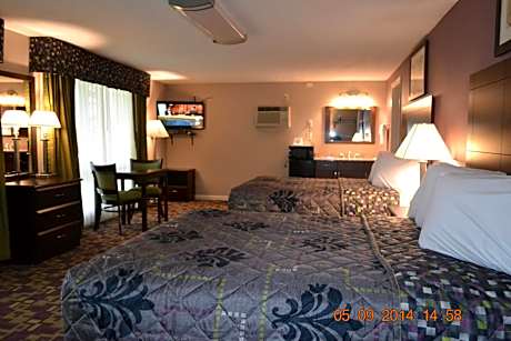 Suite with River View - Non-Smoking