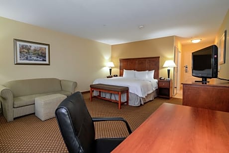 1 KING BED STUDY W/SOFABED NONSMOKING FREE WI-FI/32 IN HDTV/SOFABED HOT BREAKFAST INCLUDED