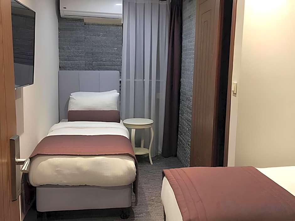 Weingart Seaside Hotel