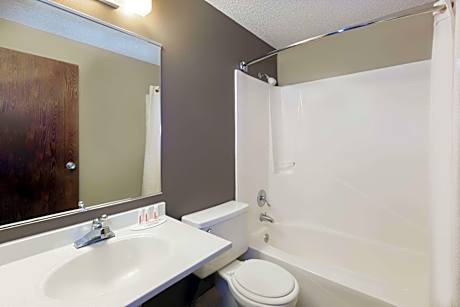 1 Queen Bed Non-Smoking