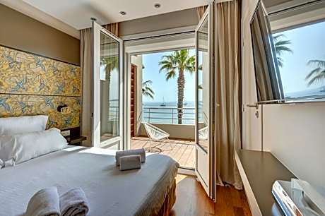 Double Room with Sea View - 55 in bed