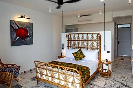 Z2 Rooftop Suite Partial Sea View
