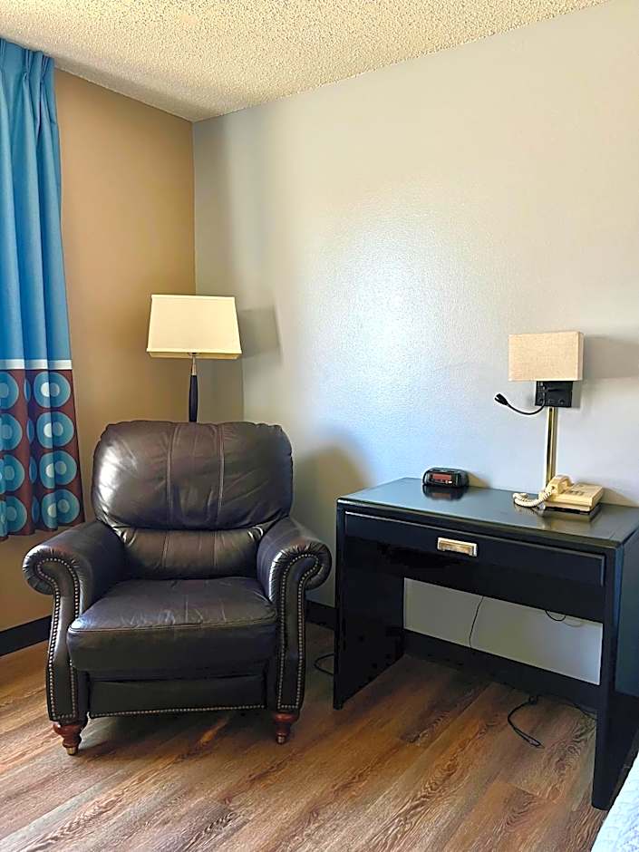 Super 8 by Wyndham Estherville