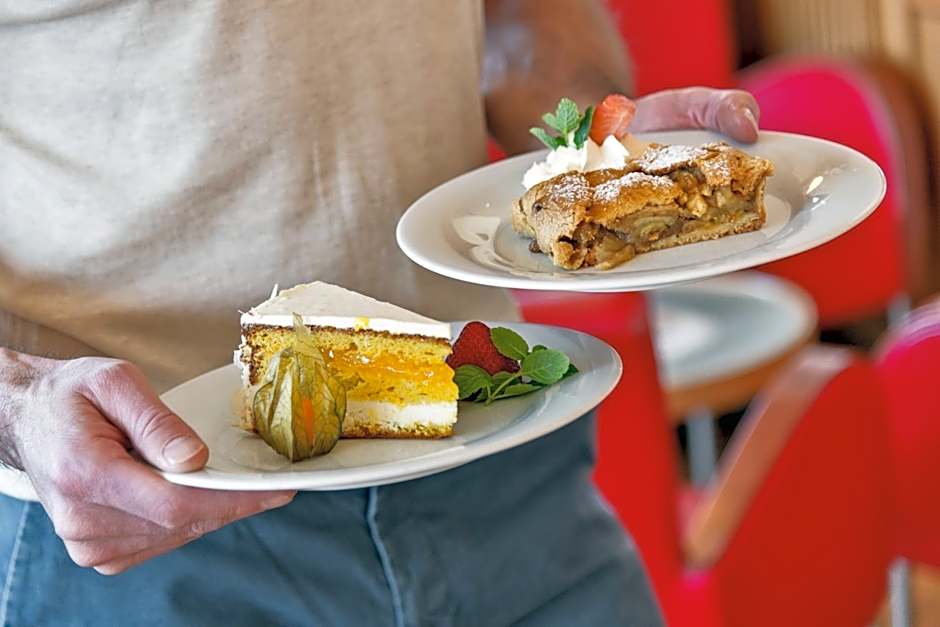 Hotel Post - OlangCard included