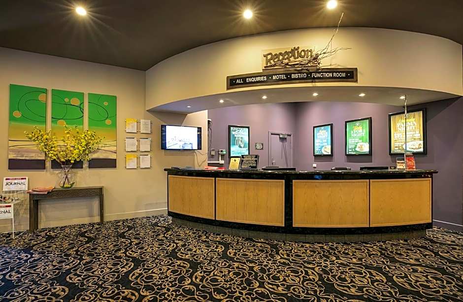 Nightcap at Waltzing Matilda Hotel