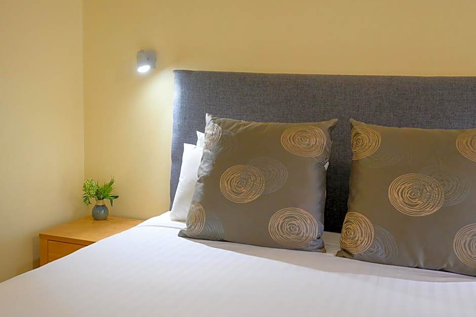 AAt 28 Goldsmith Motel