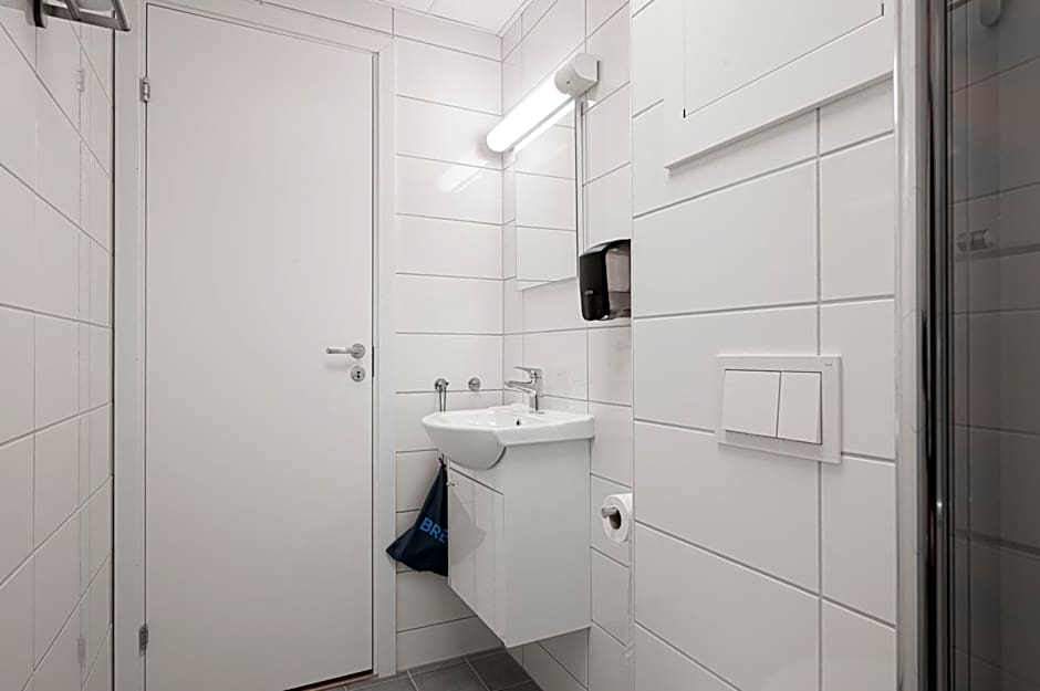 BREEZE Hotel Victoria - Self-Service