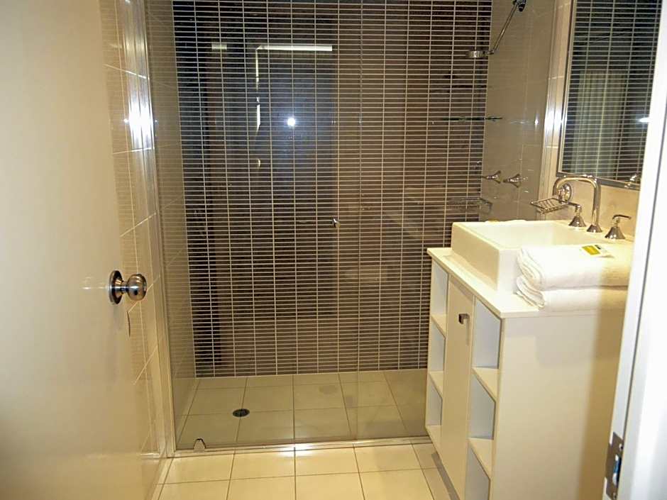 Pacific Surf Absolute Beachfront Apartments