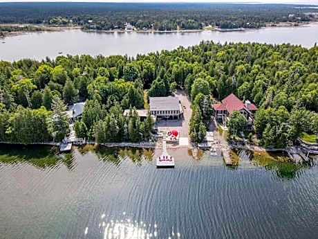 Waterfront W Sauna, Hot Tub & Boat Slip