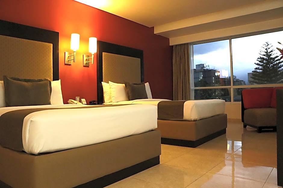 Hotel & Suites PF