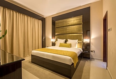 Deluxe Room with Burj Khalifa View