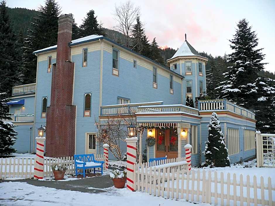 Alexander's Lodge