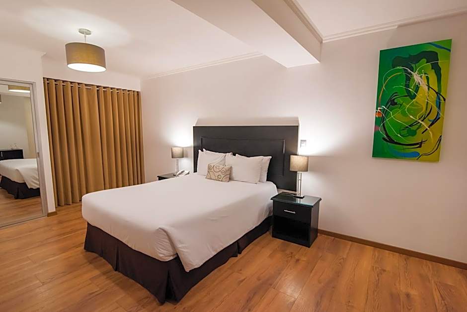 El Polo Apart Hotel & Suites