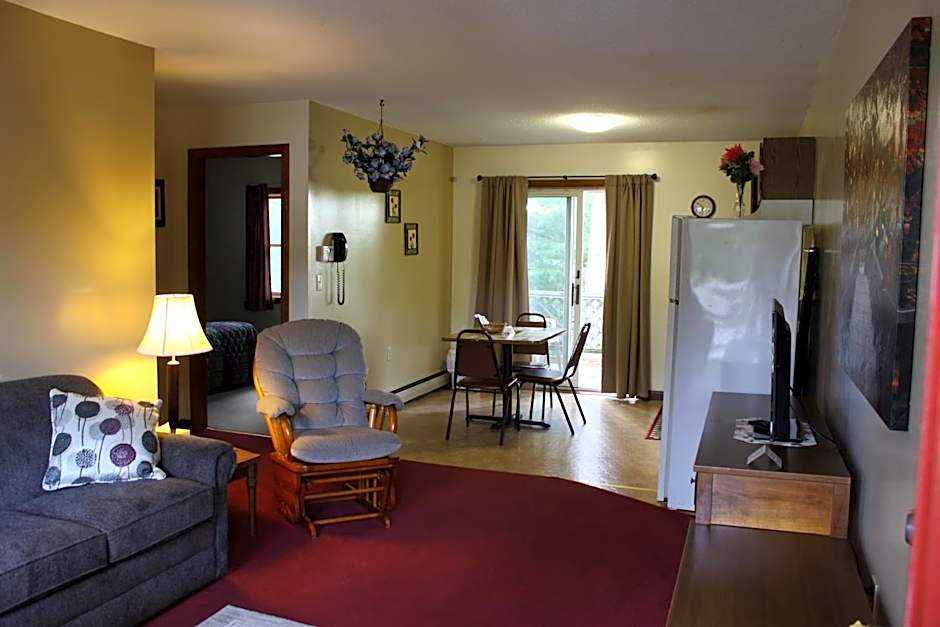 Milford Motel On the River