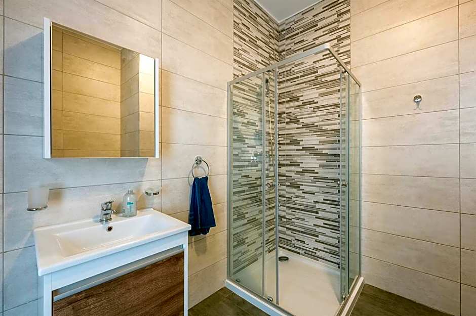 Msida Central Suites - EMMNIC Court