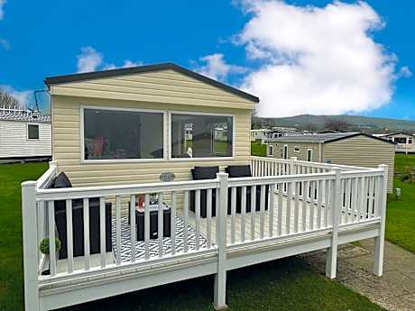 Atlas By The Sea - Craig Tara, Ayr