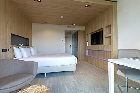 Superior Room 1 Twin Bed