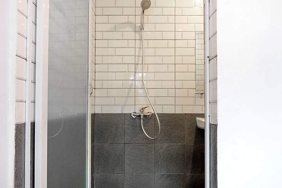 Super OYO 3150 Theodore Homestay