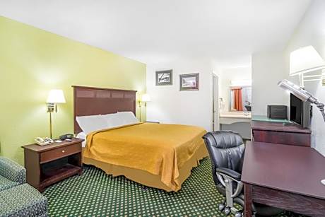 Queen Room with Two Queen Beds - Smoking