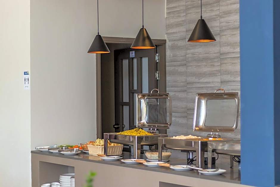 Sky Beach Maldives - Dhiffushi