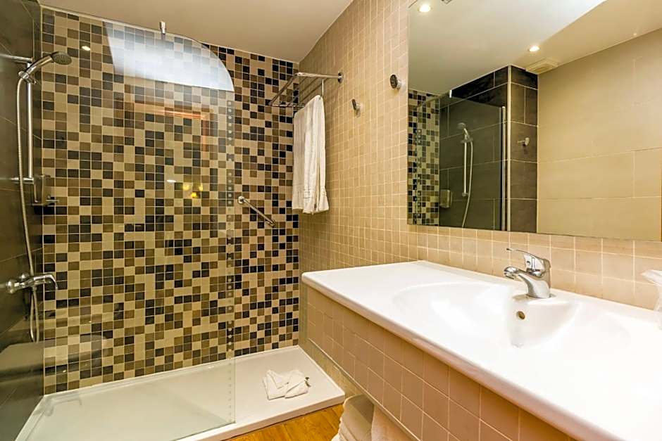 Regency Torviscas Apartments and Suites