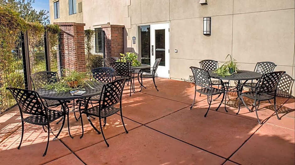 Holiday Inn Express Hotel & Suites Lincoln-Roseville Area By IHG