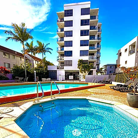 Aqualine Apartments On The Broadwater