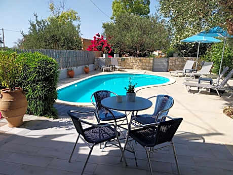 Villa Chariklia Studios