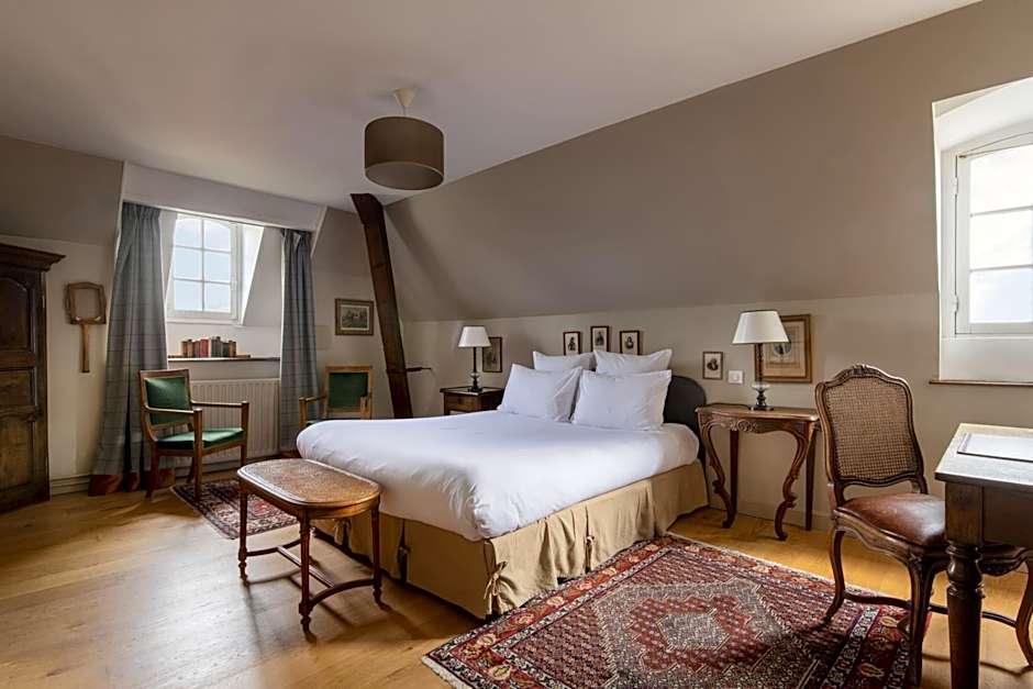 Le Chateau D'Etoges - Les Collectionneurs